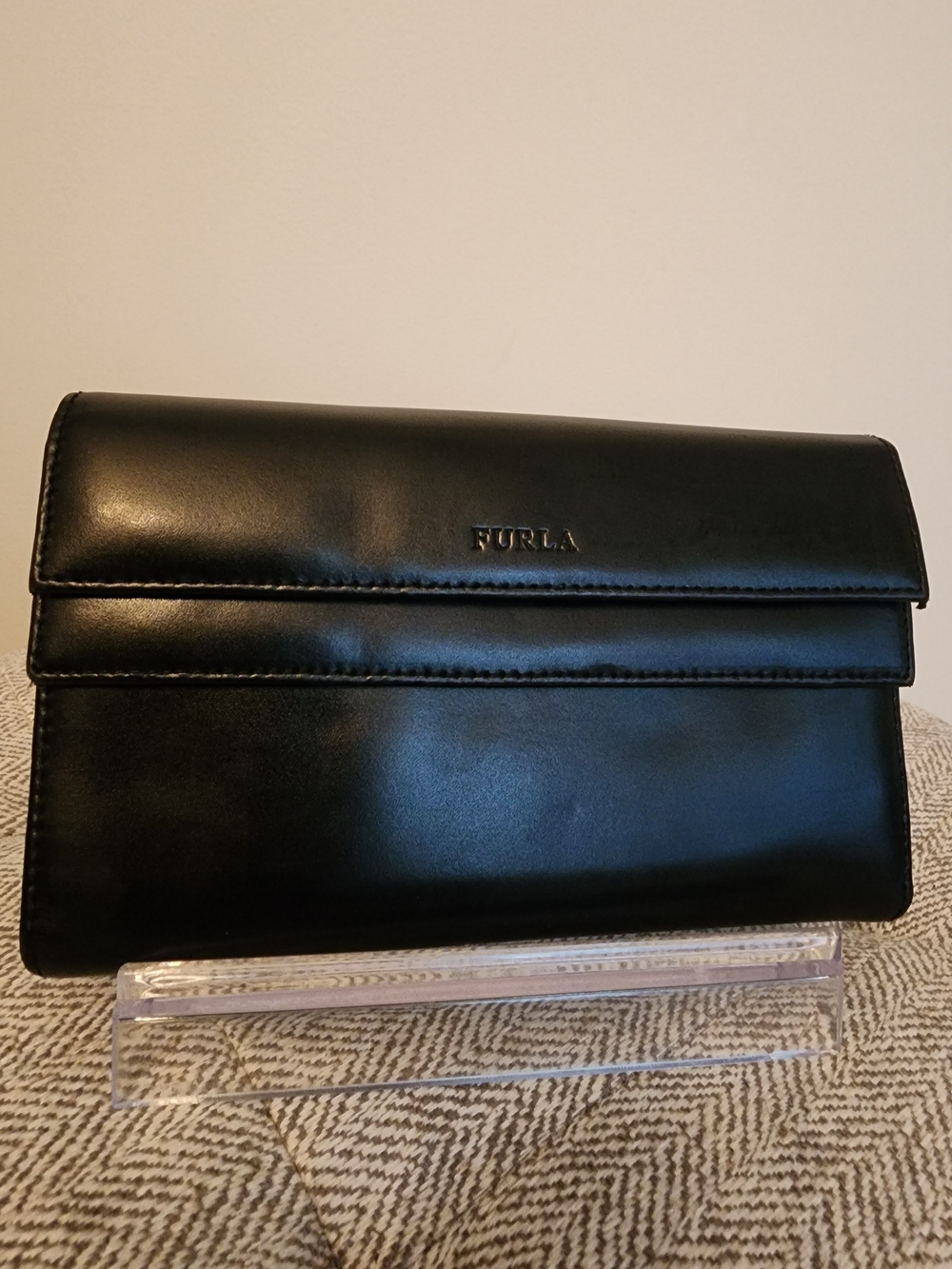 EUC Furla Large Trifold Black Leather Wallet With Multiple Compartments - Picture 2 of 7